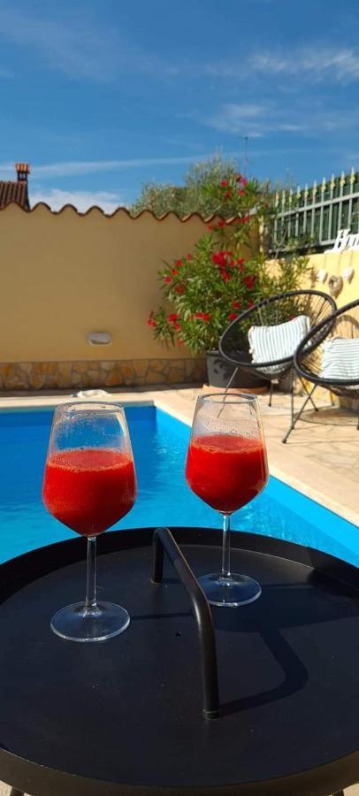Holiday Home "Mala Kuca " With Heated Pool Pula Ngoại thất bức ảnh