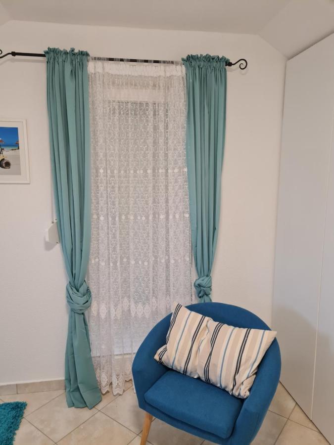 Holiday Home "Mala Kuca " With Heated Pool Pula Ngoại thất bức ảnh