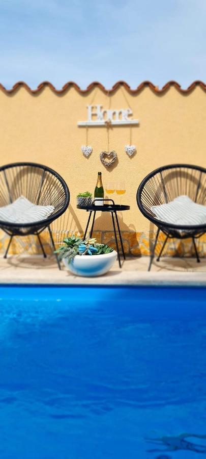 Holiday Home "Mala Kuca " With Heated Pool Pula Ngoại thất bức ảnh